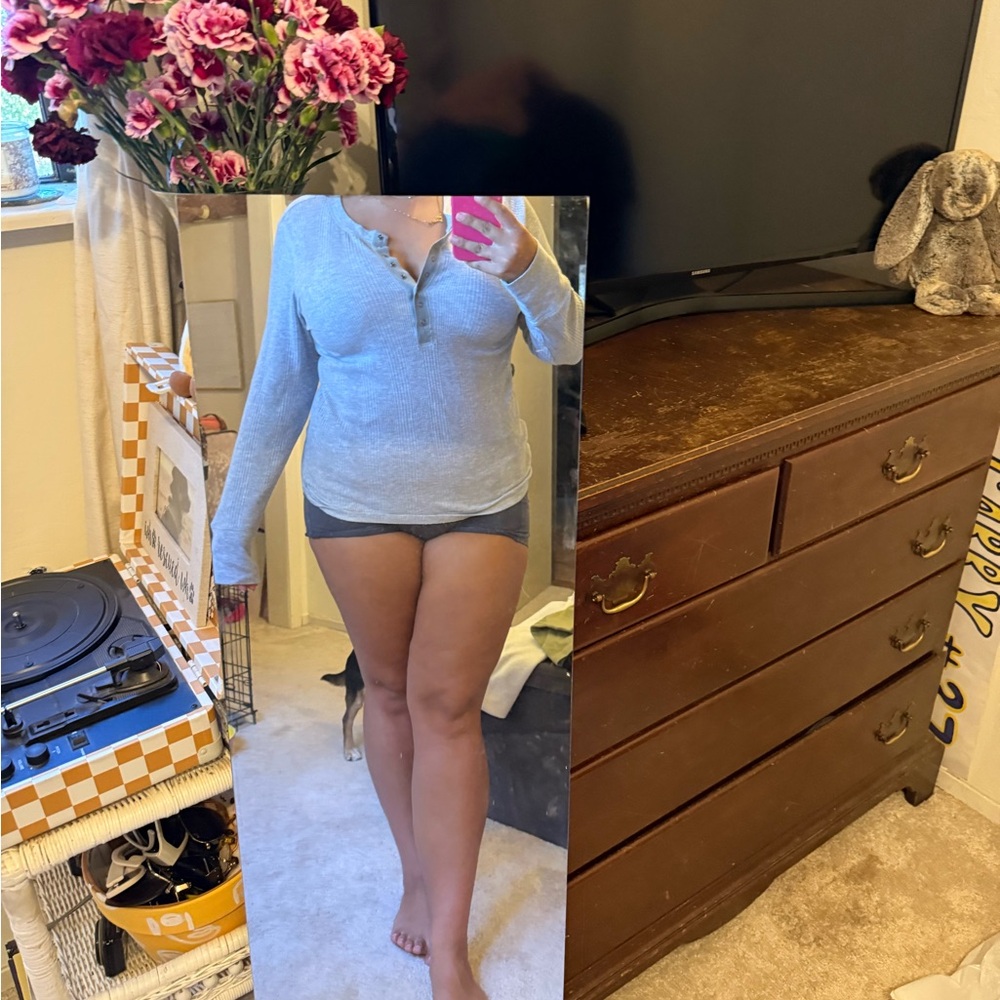 Aerie Light Gray Waffle Knit Top